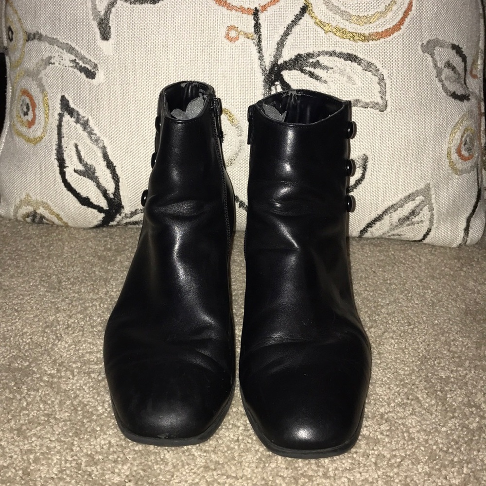 Black ankle boots - Picture 1 of 2